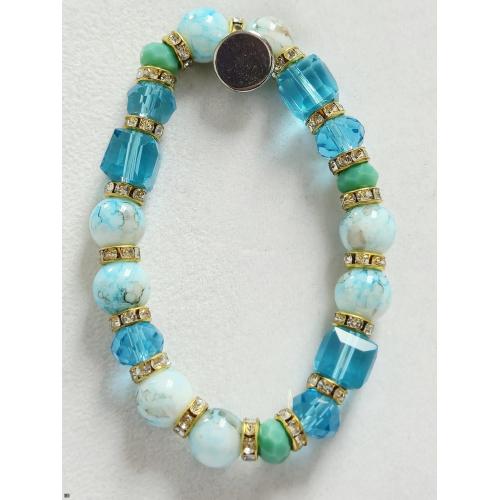 Dyed Agate and Glass Bracelet